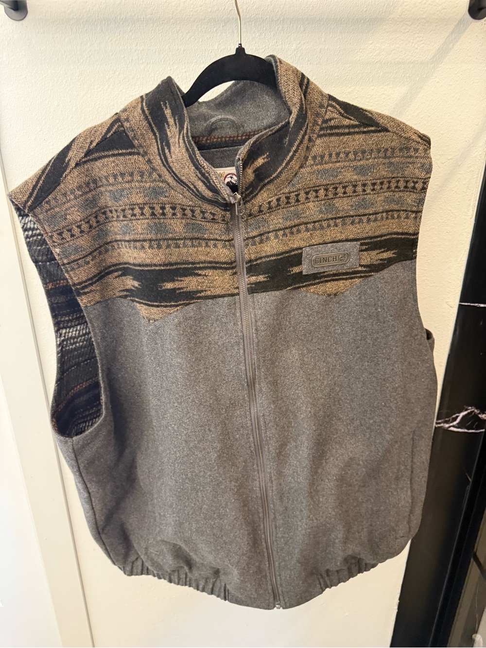 Cinch Men's Gray and Brown Patterned Zip-Up Vest